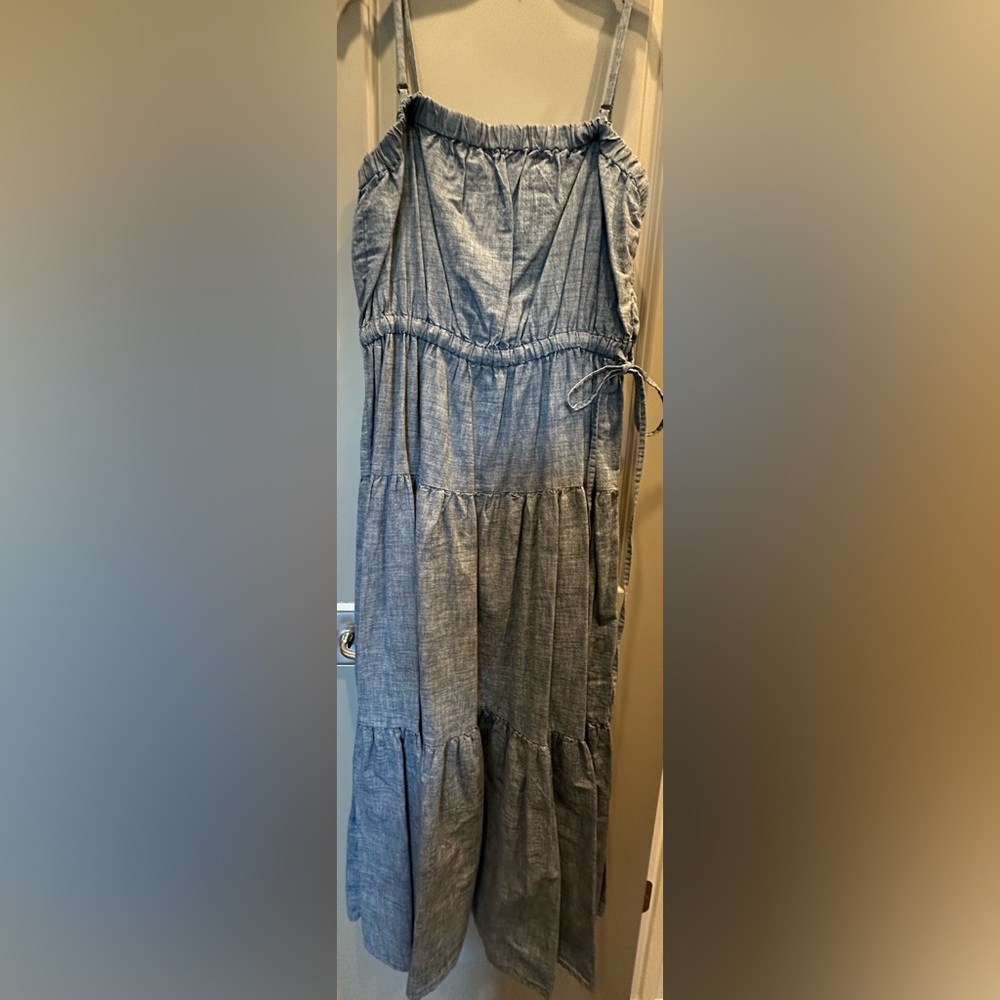 Chambray GAP spaghetti strap maxi dress in women’s XL